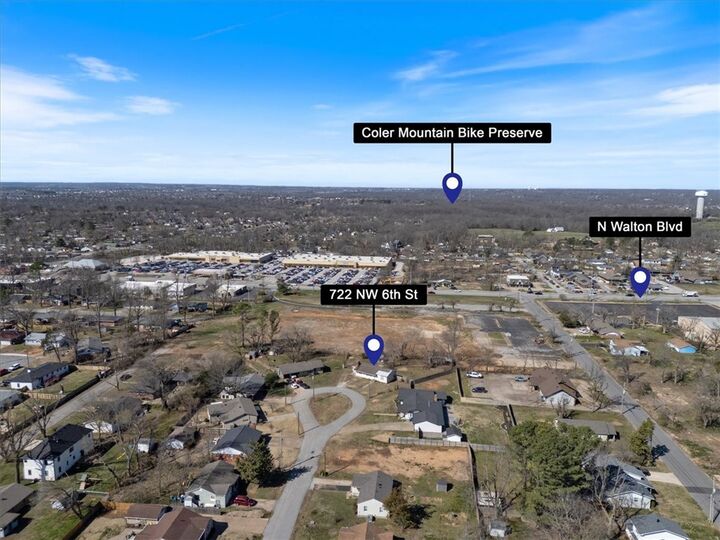 Property Photo:  722 NW 6th Street  AR 72712 
