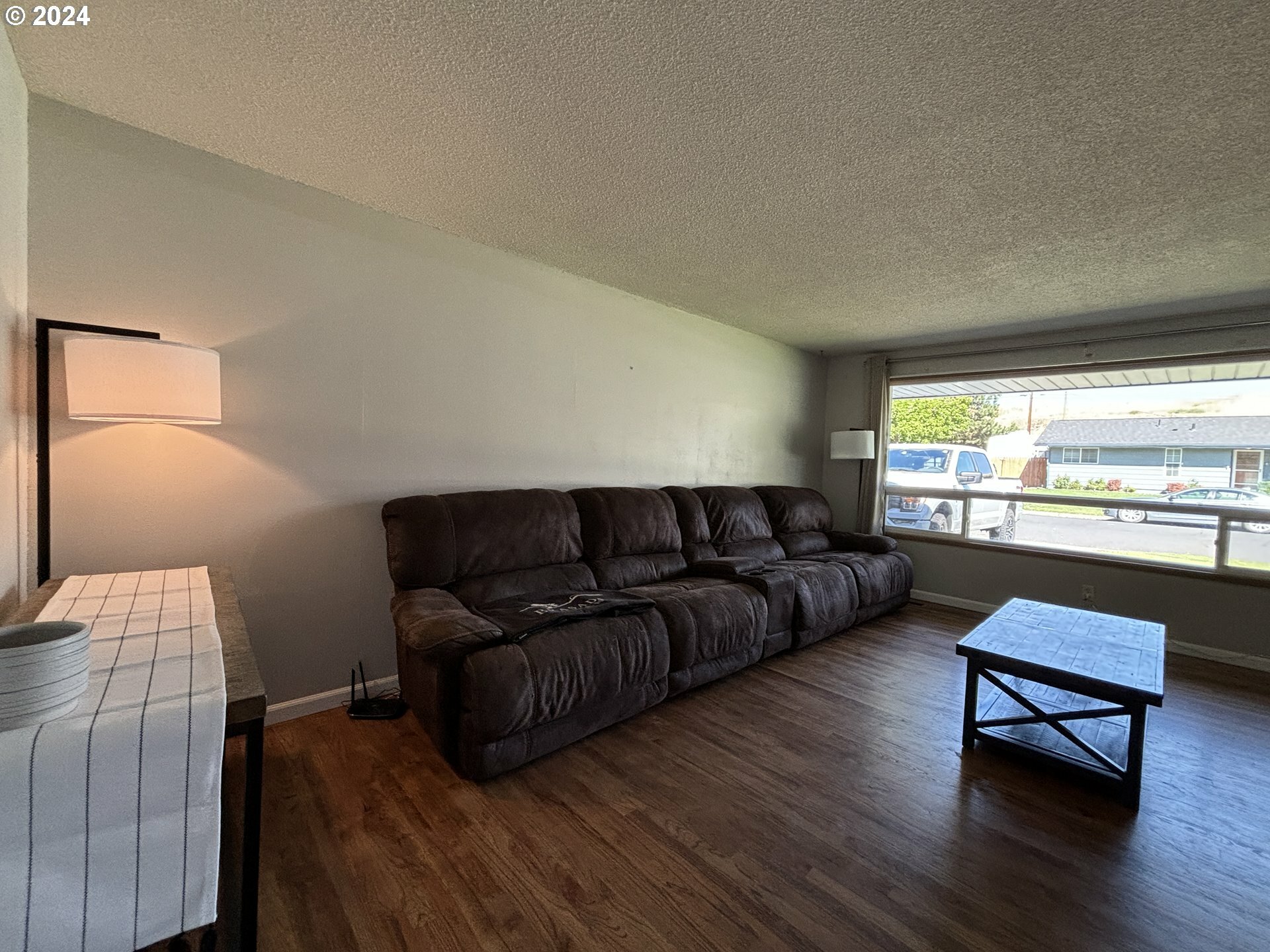 Property Photo: 1555 SW 40th St OR 97801