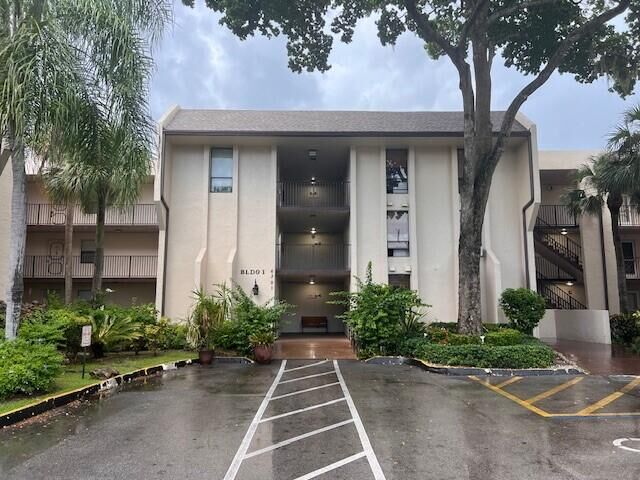 Property Photo:  6301 N University Drive 318  FL 33321 