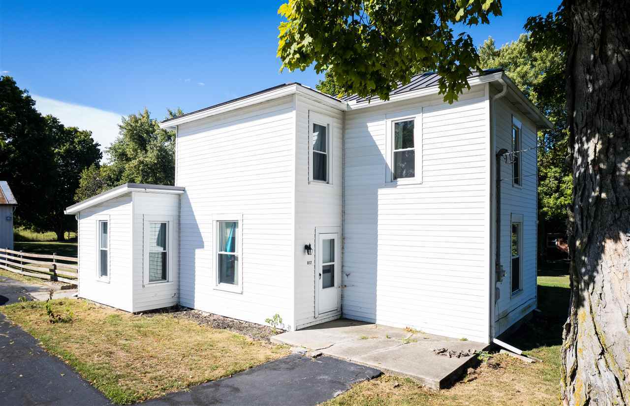 Property Photo:  817 W Church Street  IN 47335 