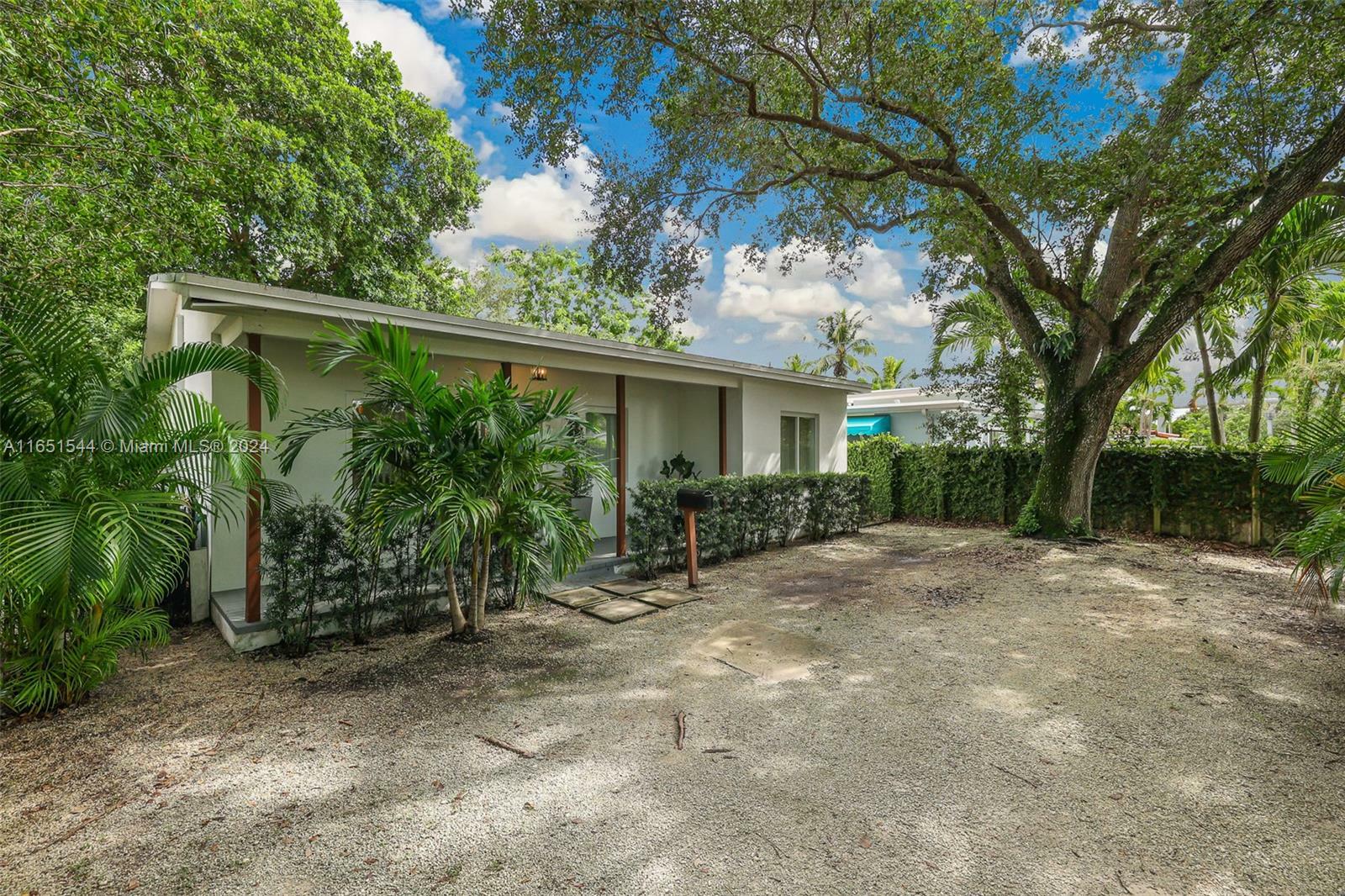 Property Photo:  5741 SW 56th St  FL 33155 