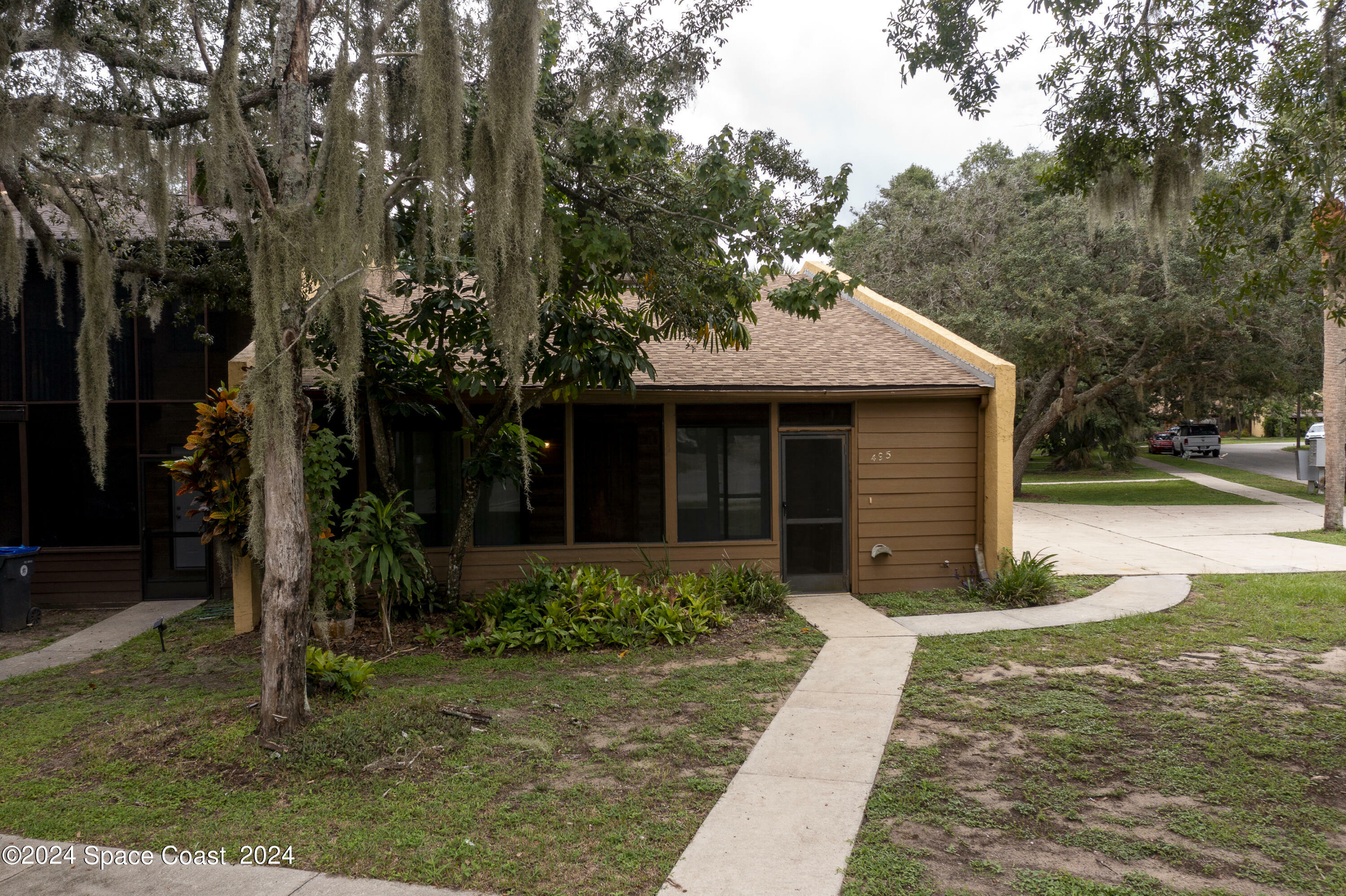 Property Photo:  495 Valerie Drive  FL 32796 