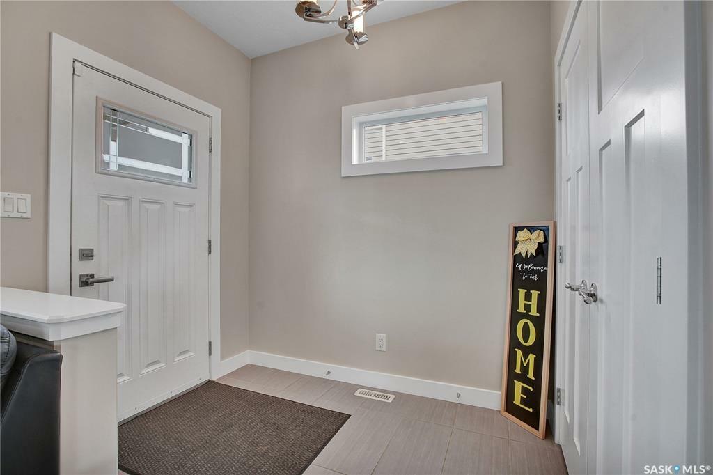 Property Photo:  4002 33rd Street W  SK S7R 0M3 