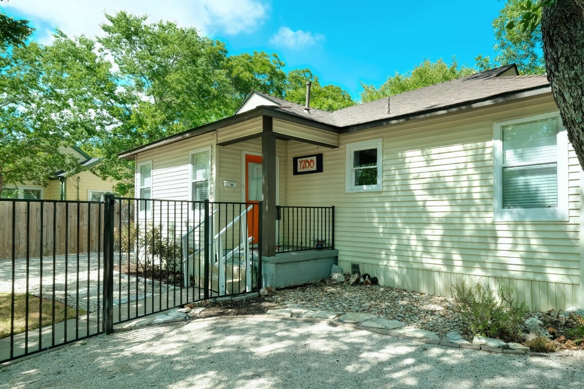 Property Photo:  1700 Eubank Street  TX 78626 