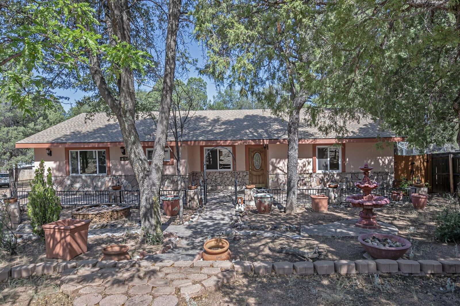 Property Photo: 1430 N Easy Street AZ 85541