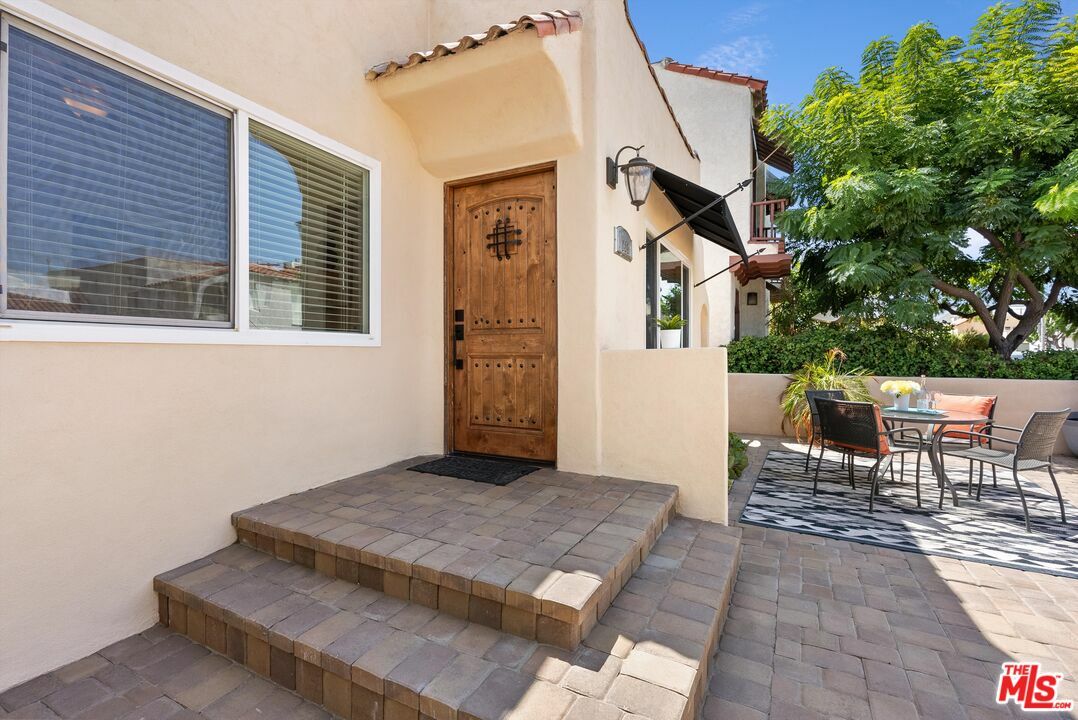 Property Photo:  236   Corona Ave  CA 90803 