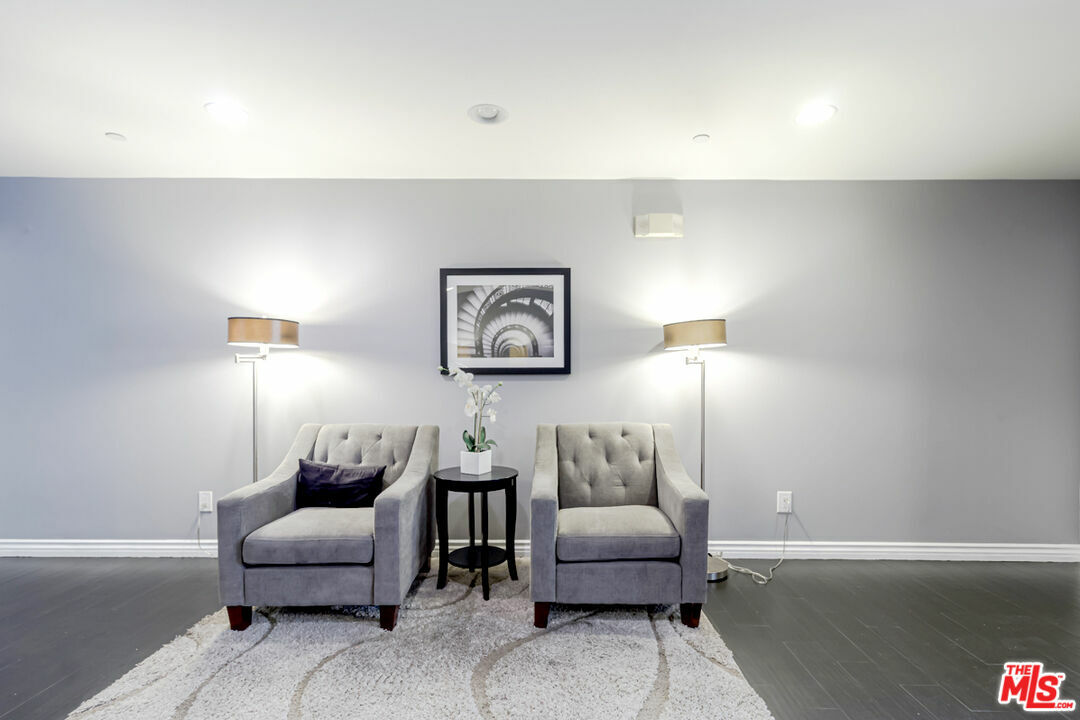 Property Photo:  123  S Clark Dr 203  CA 90048 