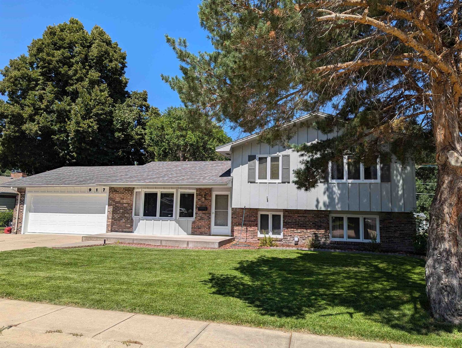 Property Photo:  917 William Ave.  NE 69101 