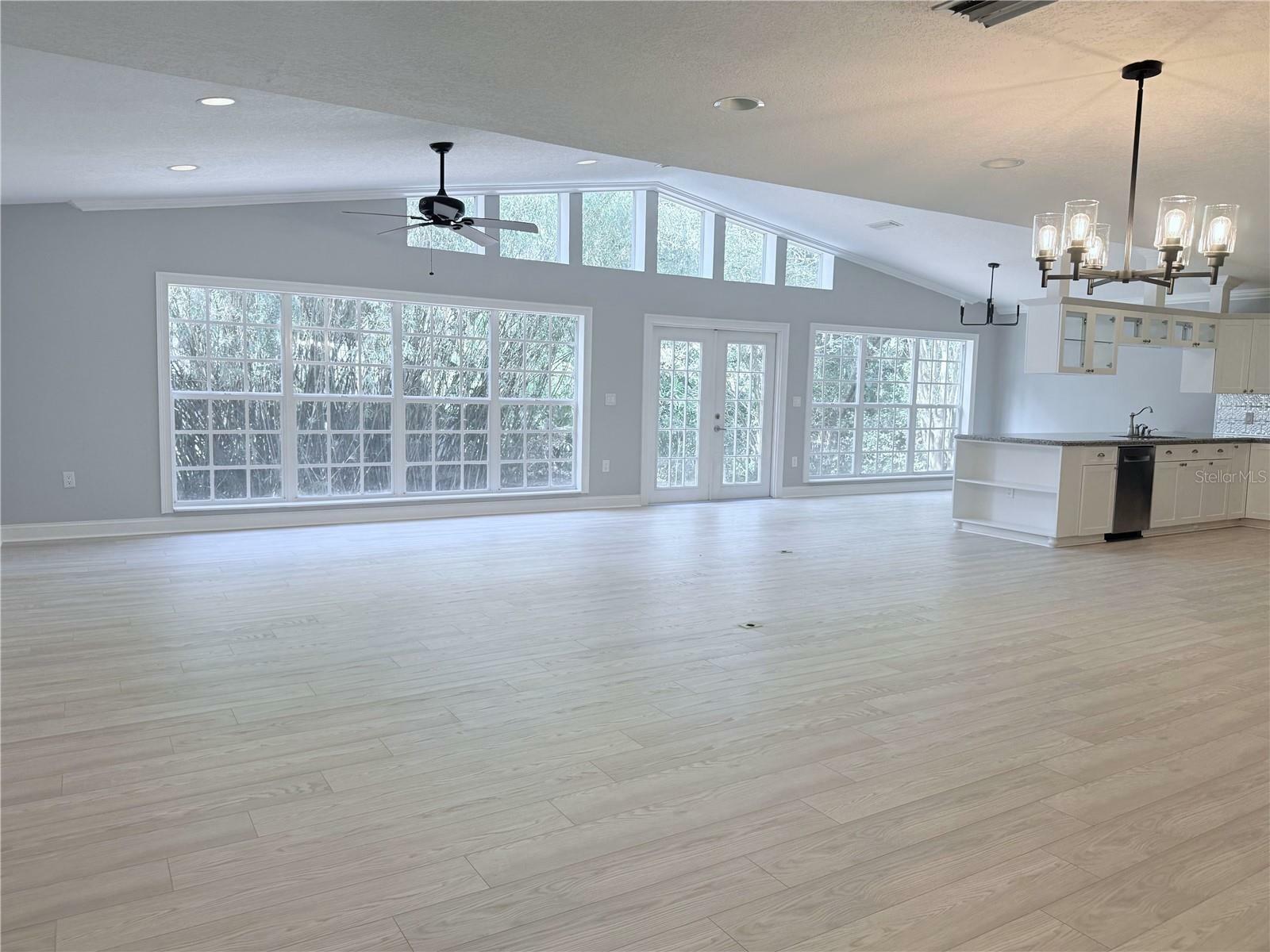 Property Photo: 6924 Greenhill Place FL 33617
