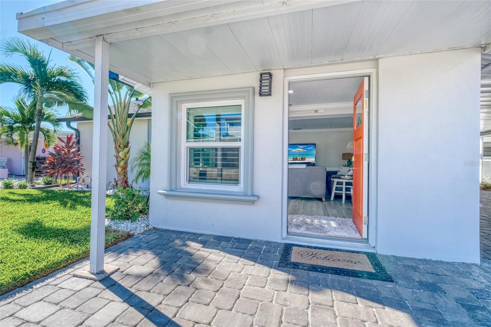 Property Photo: 142 Beach Avenue FL 33708