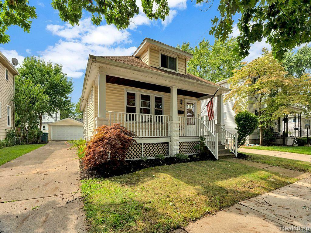 Property Photo: 2816 Parker Street MI 48124 3397