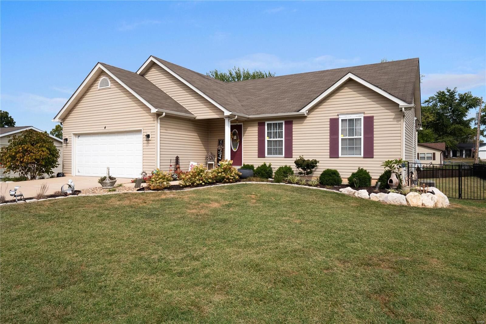 Property Photo:  4 Queen Circle  MO 63366 