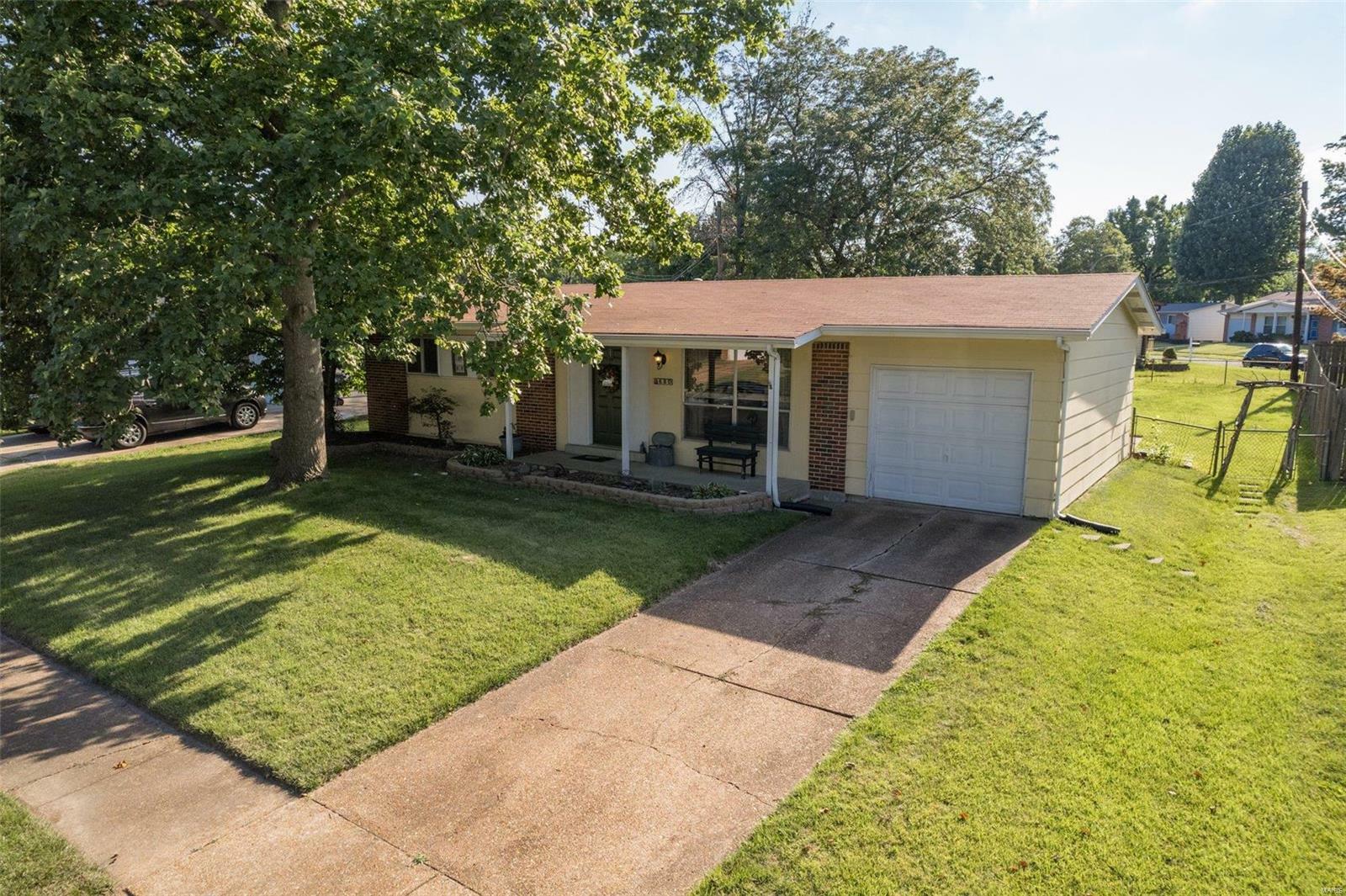 Property Photo: 680 Charvel Dr MO 63031