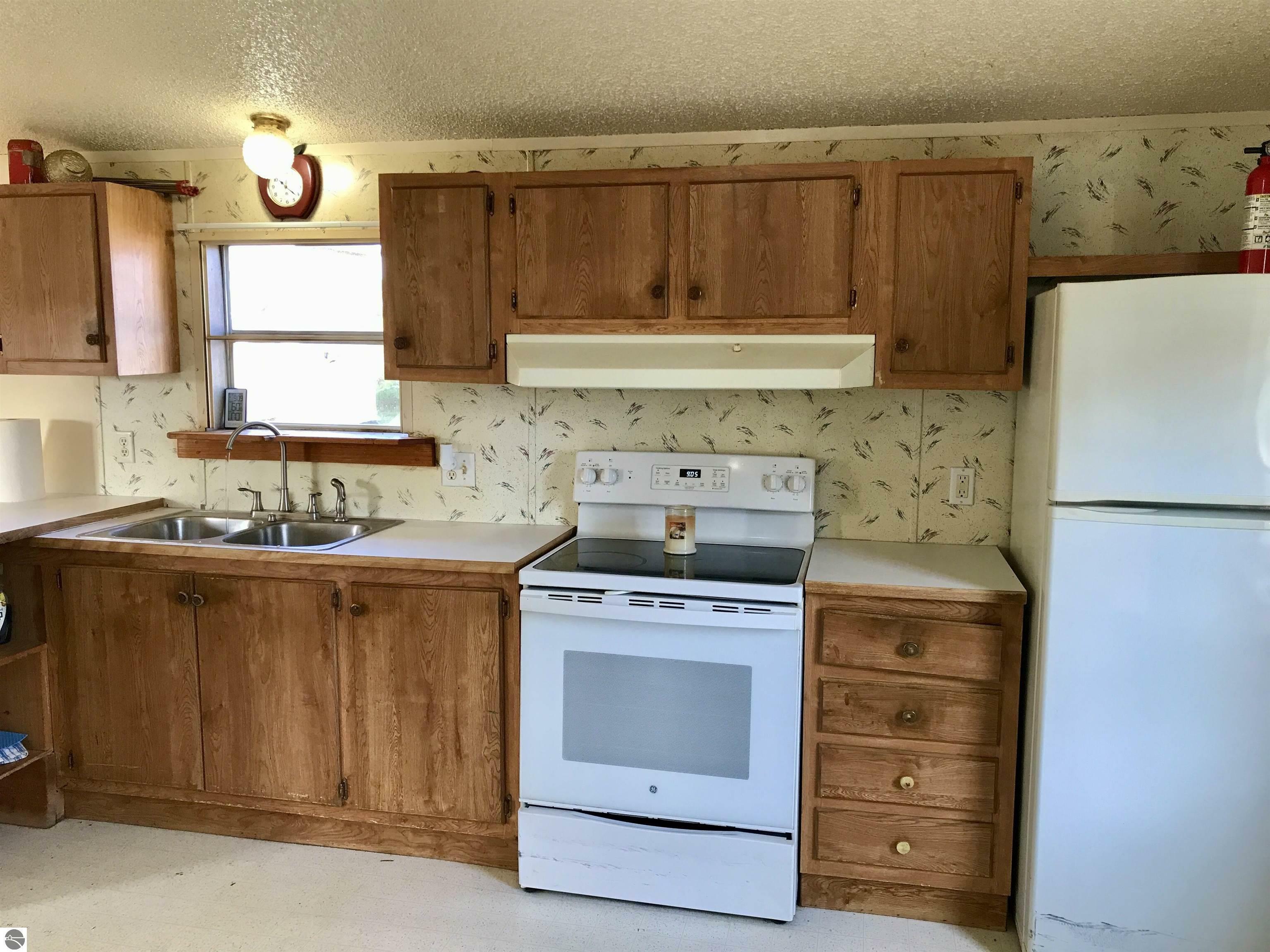 Property Photo:  1803 N Lincoln Road  MI 48858 