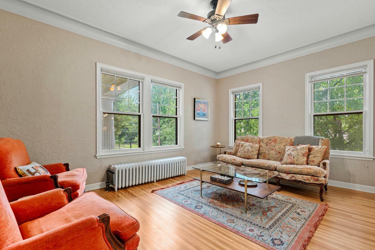 Property Photo:  2101 Newton Avenue S R3  MN 55405 