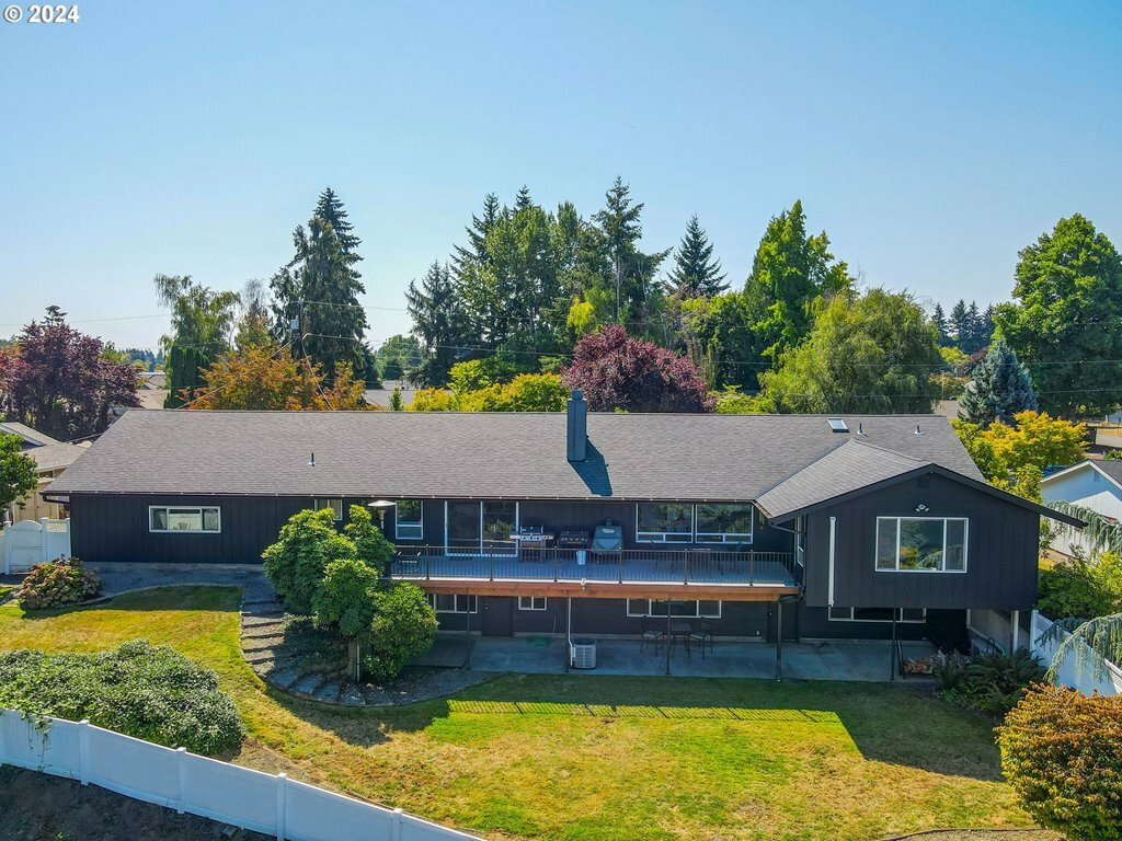 Property Photo:  5104 Idaho St  WA 98661 