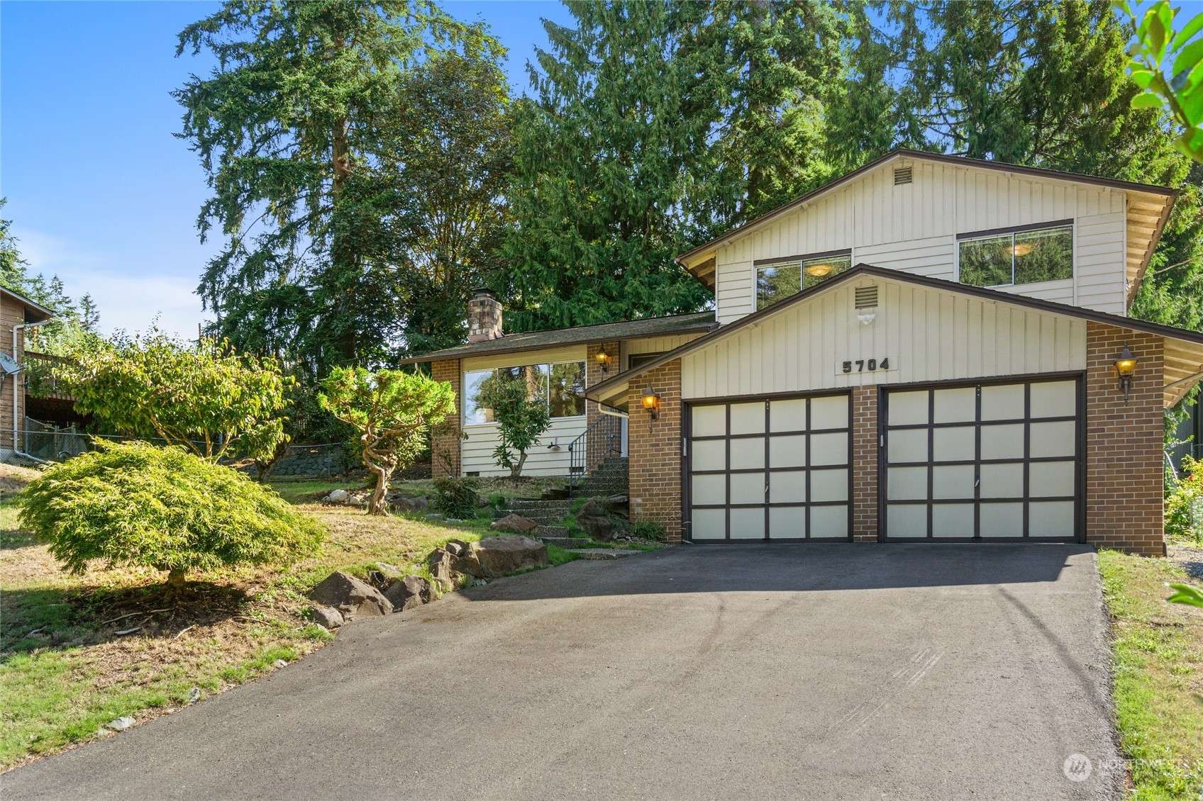 Property Photo:  5704 143rd Street SW  WA 98026 