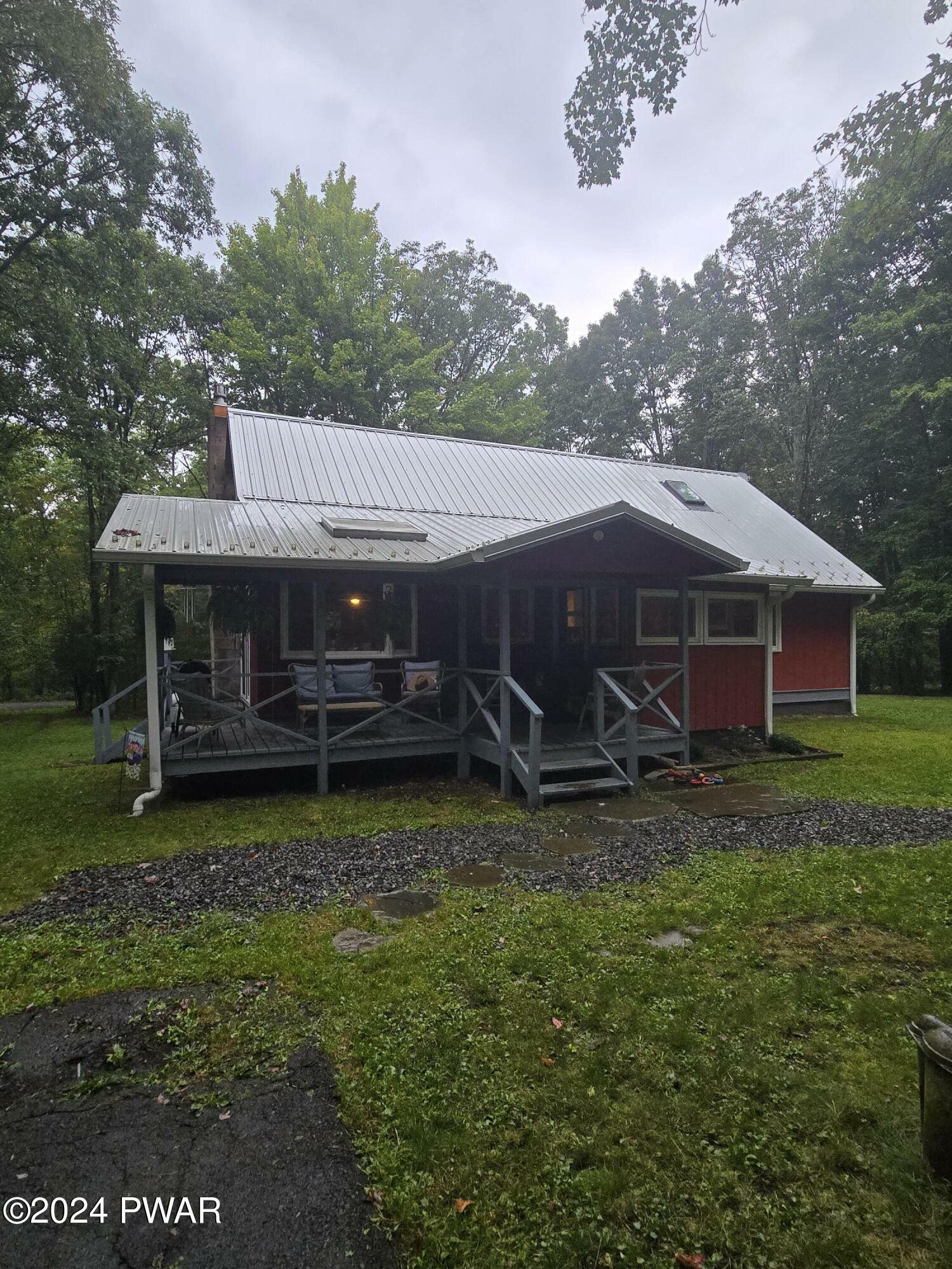 Property Photo:  654 Twin Lakes Road  PA 18458 