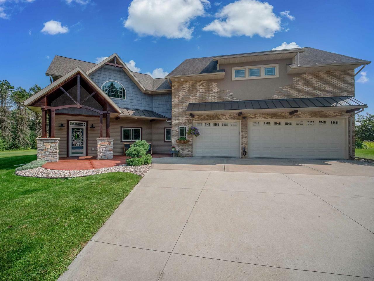 Property Photo:  W10668 Pine View Lane  WI 53963 