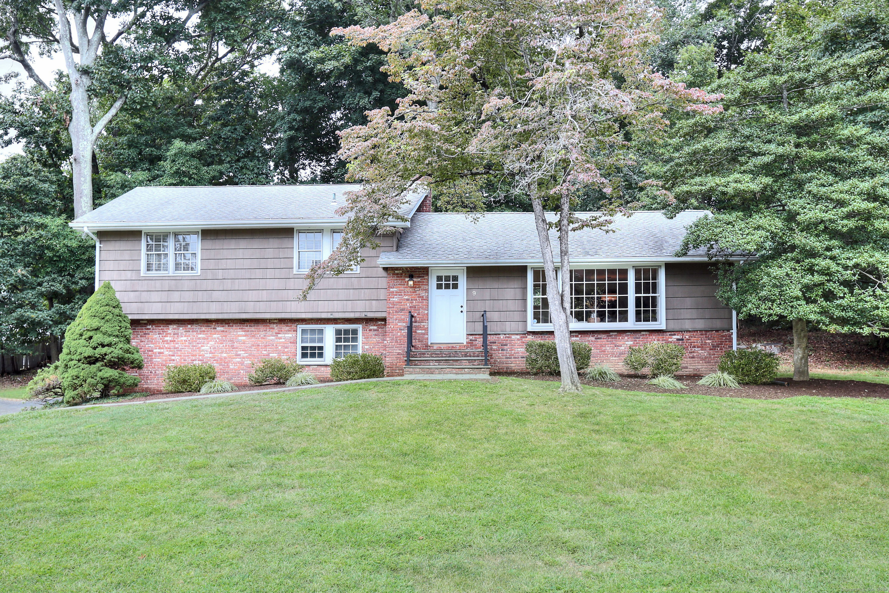 Property Photo:  9 Rocky Ridge Road  CT 06880 