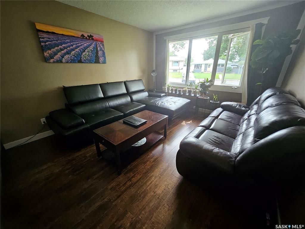 Property Photo:  5730 2nd Avenue N  SK S4R 5M5 