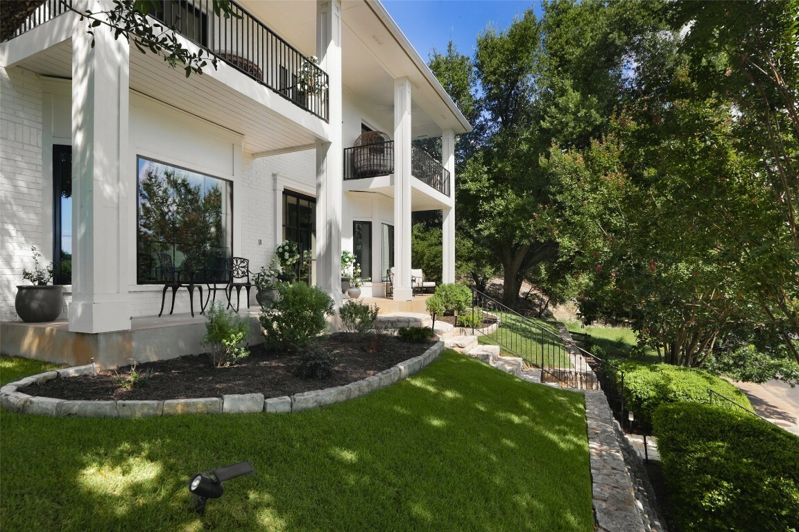 Property Photo:  6201 Ledge Mountain Drive  TX 78731 