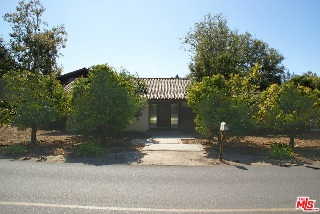 Property Photo:  29500 Rainsford Pl  CA 90265 