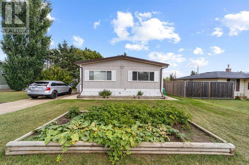 Property Photo:  4810 52 Street  AB T0B 4C0 