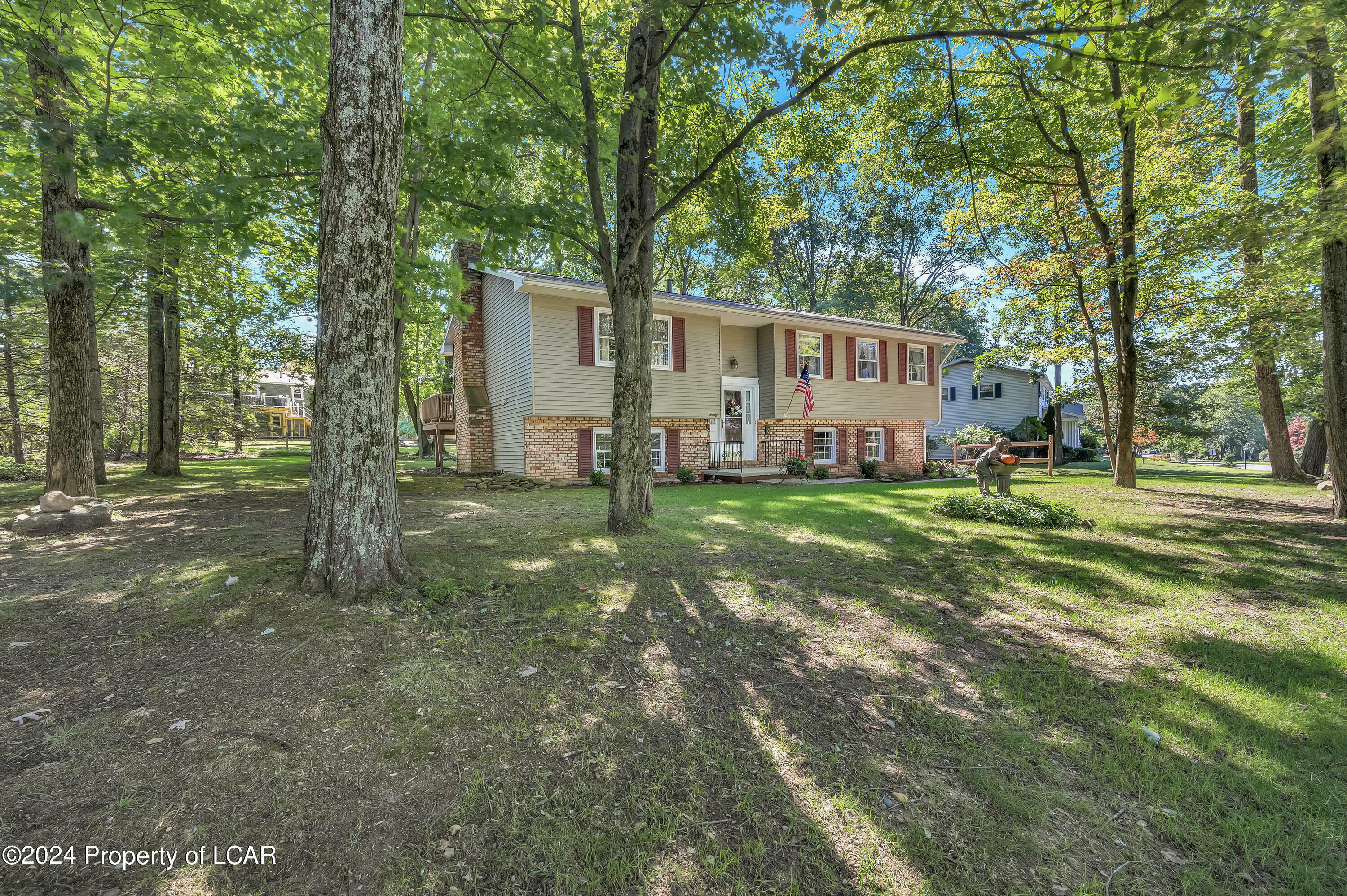 20 Farmhouse Road  Mountain Top PA 18707 photo