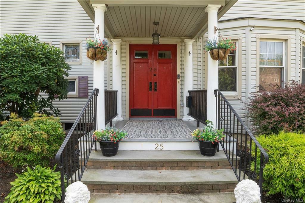 Property Photo:  25 Ridgeview Avenue  NY 10606 