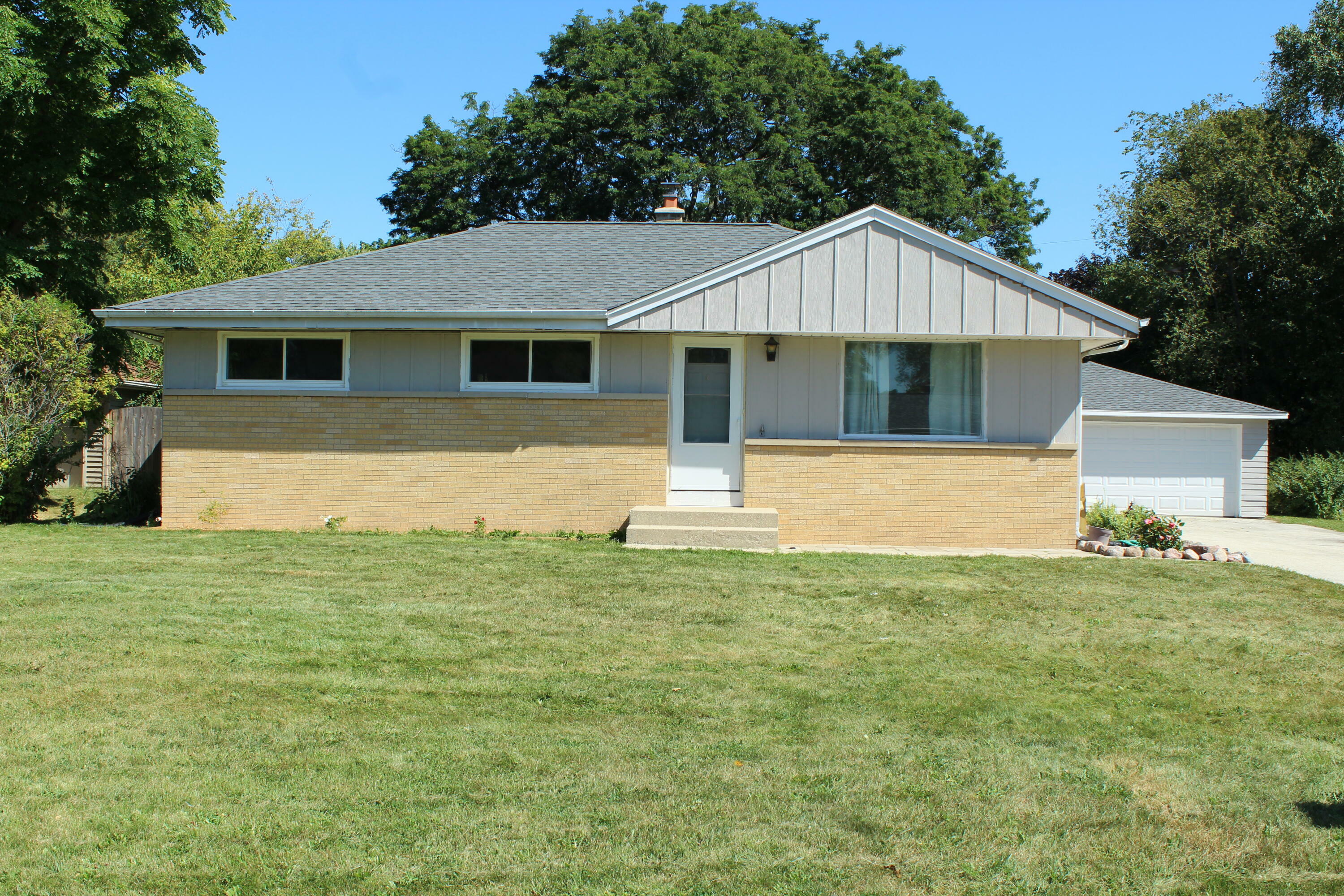 Property Photo:  8228 N 54th St  WI 53223 