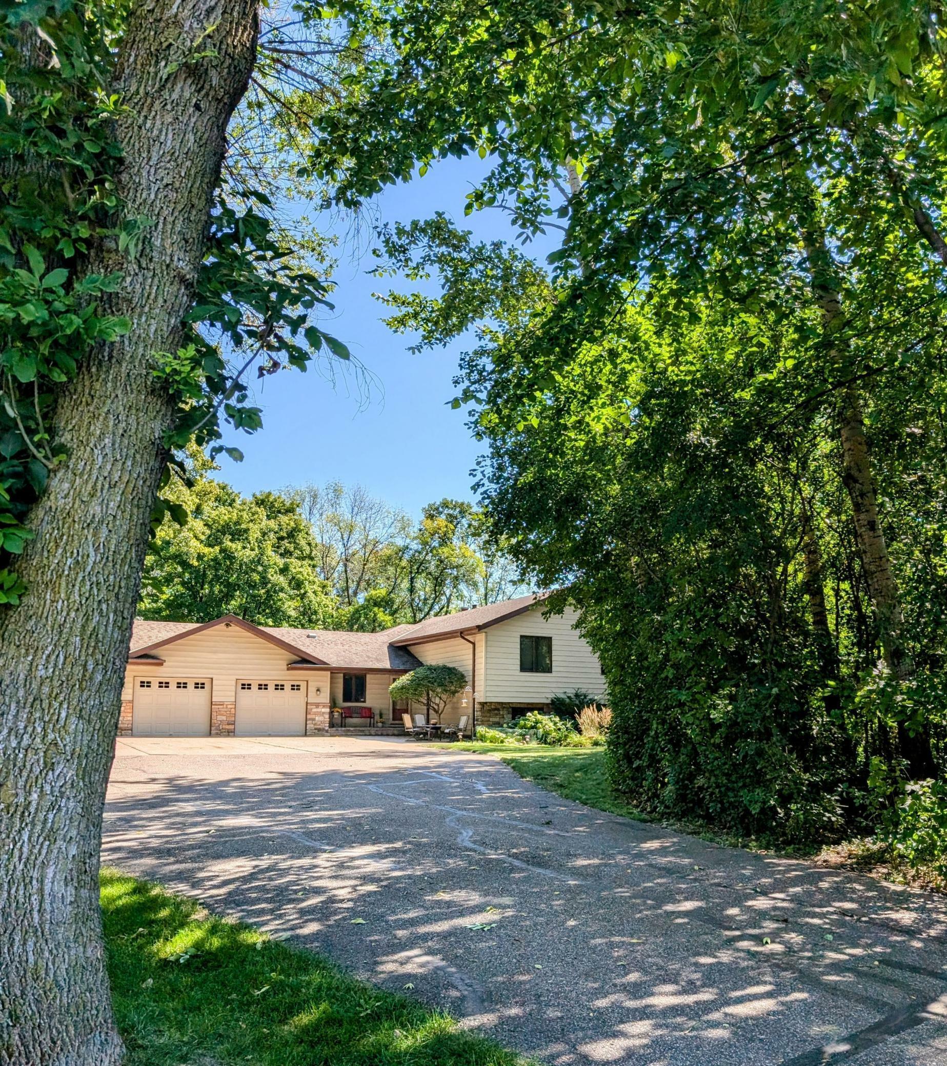 Property Photo:  4110 Juneau Lane N  MN 55446 