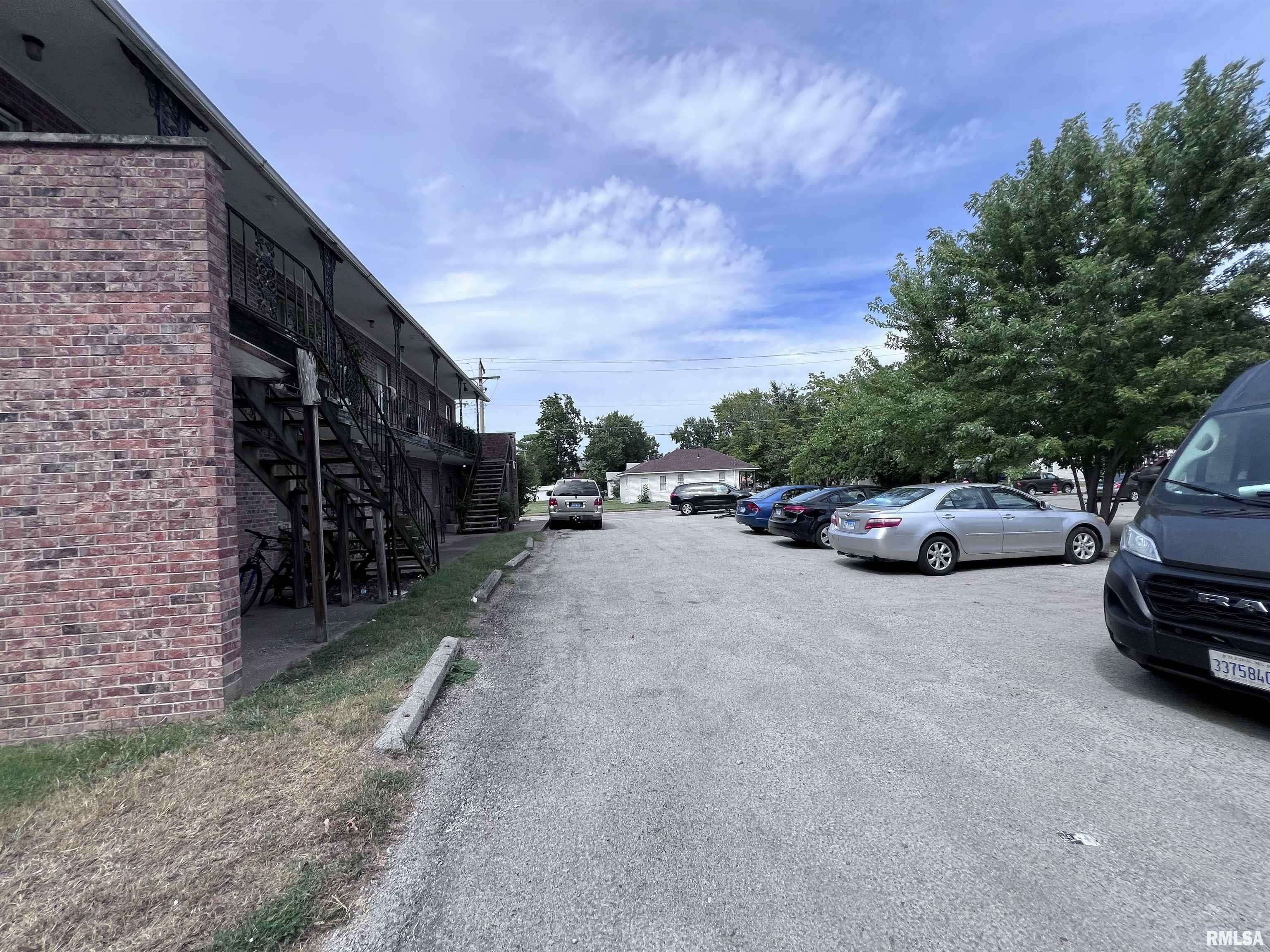 Property Photo: 313 E Mill Street IL 62901