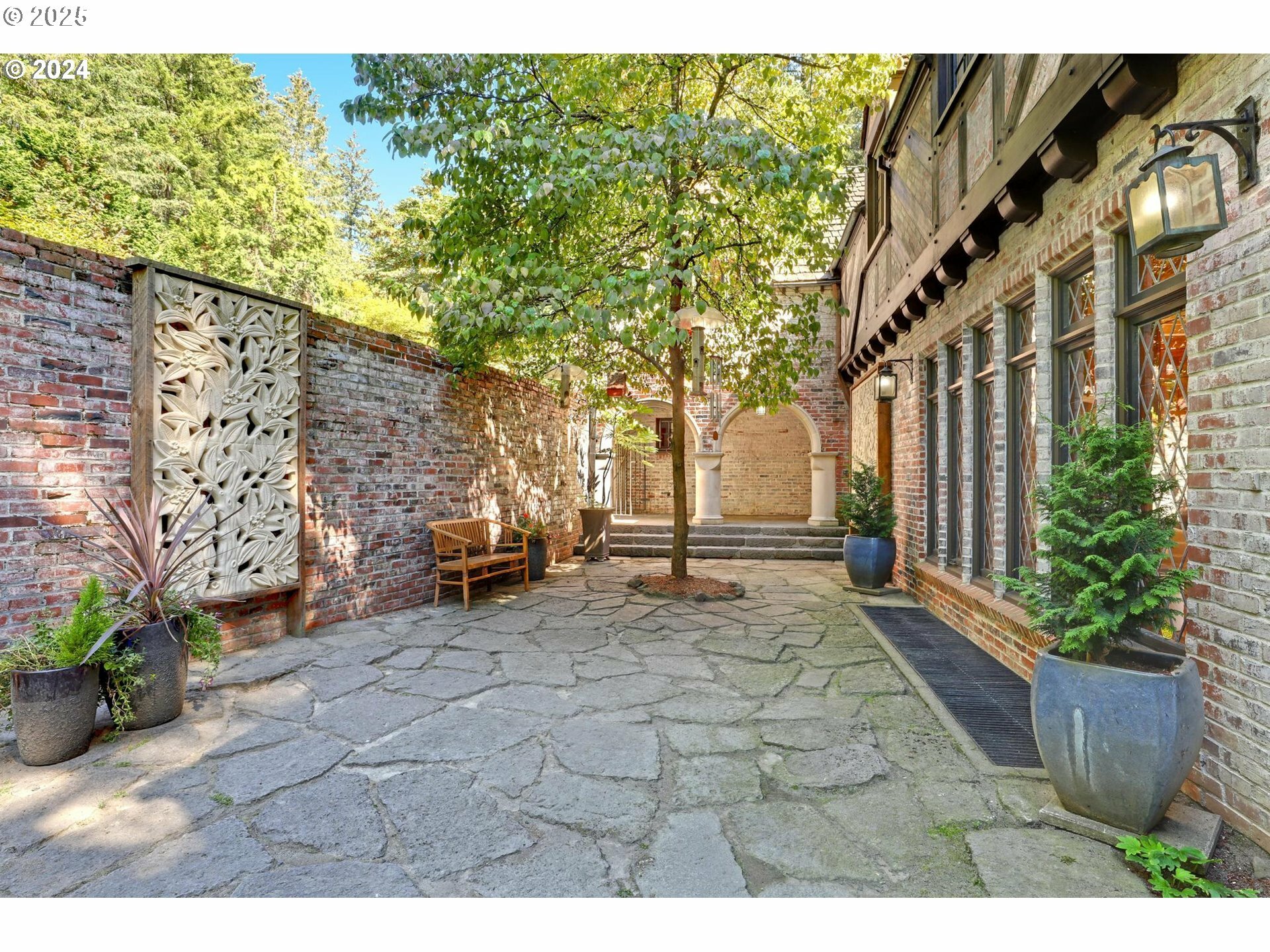 Property Photo: 10930 SW Walker Rd OR 97005