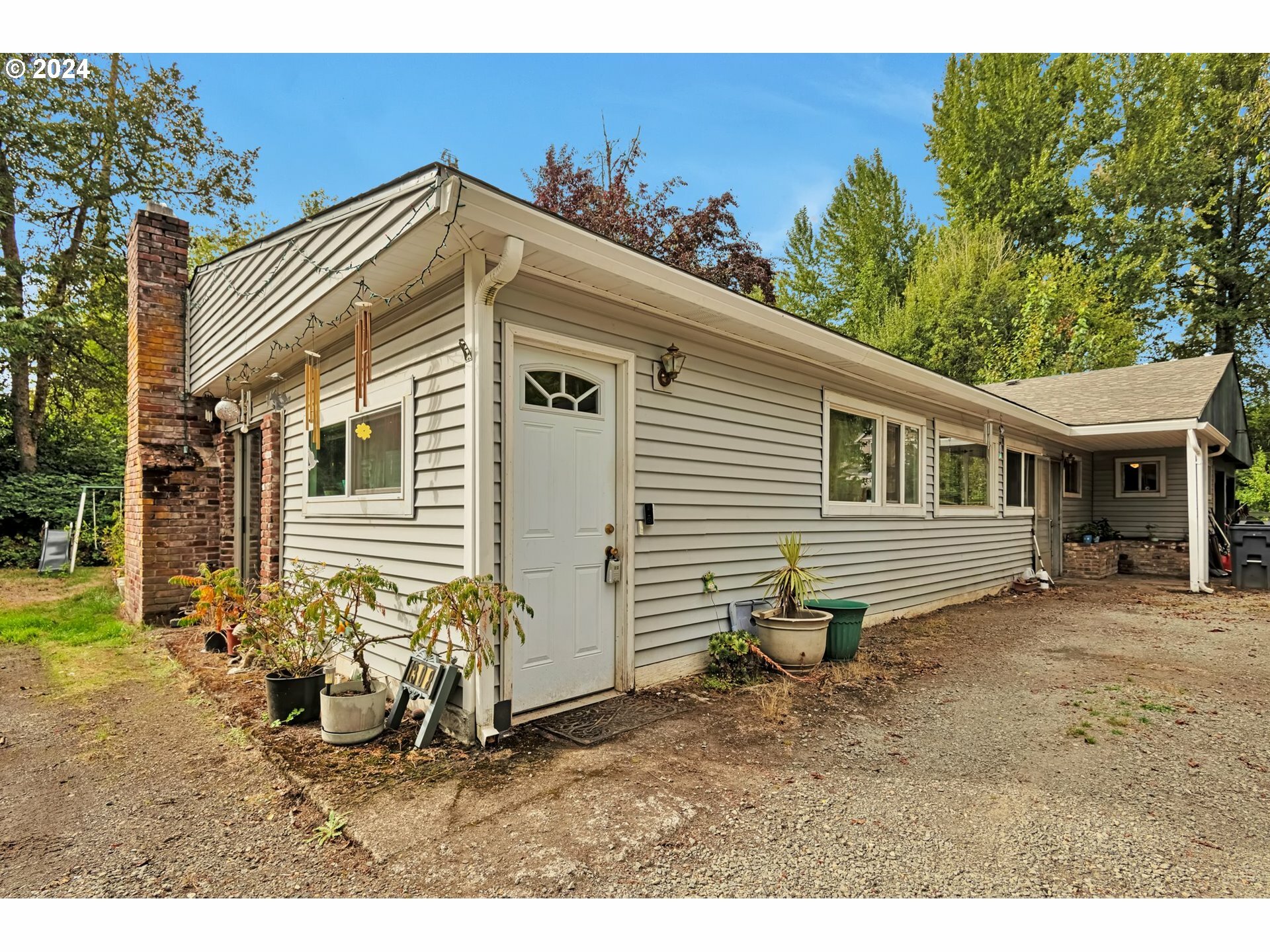 Property Photo:  1308 NE 10th St  WA 98604 