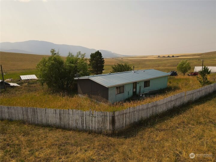 Property Photo:  1862  Havillah Road  WA 98855 