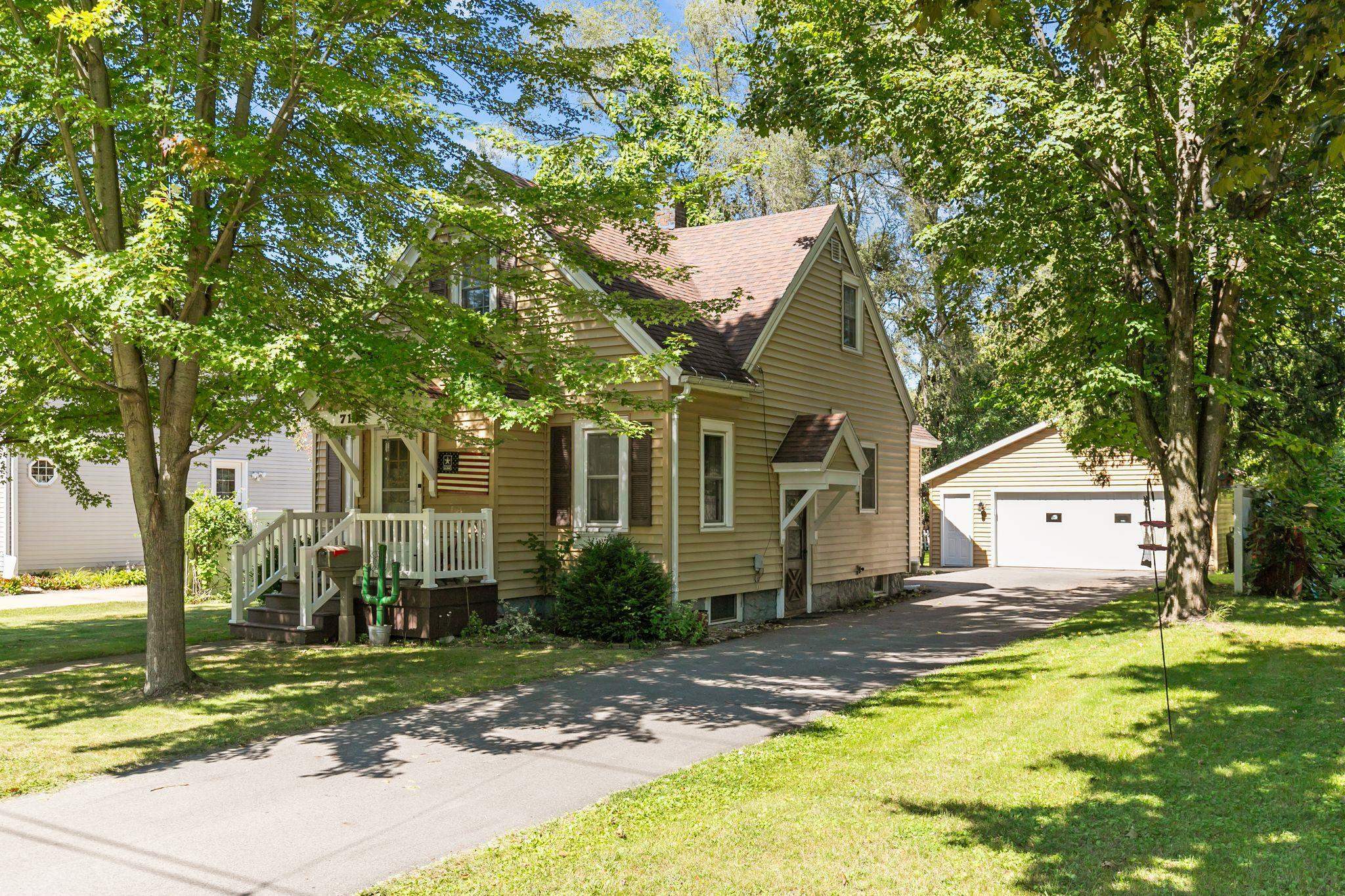 Property Photo:  715 Royalton Street  WI 54981 