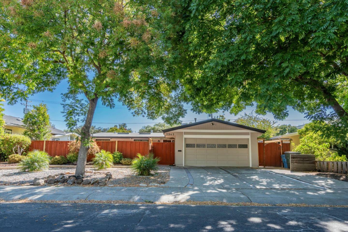 Property Photo:  3943 Bibbits Drive  CA 94303 