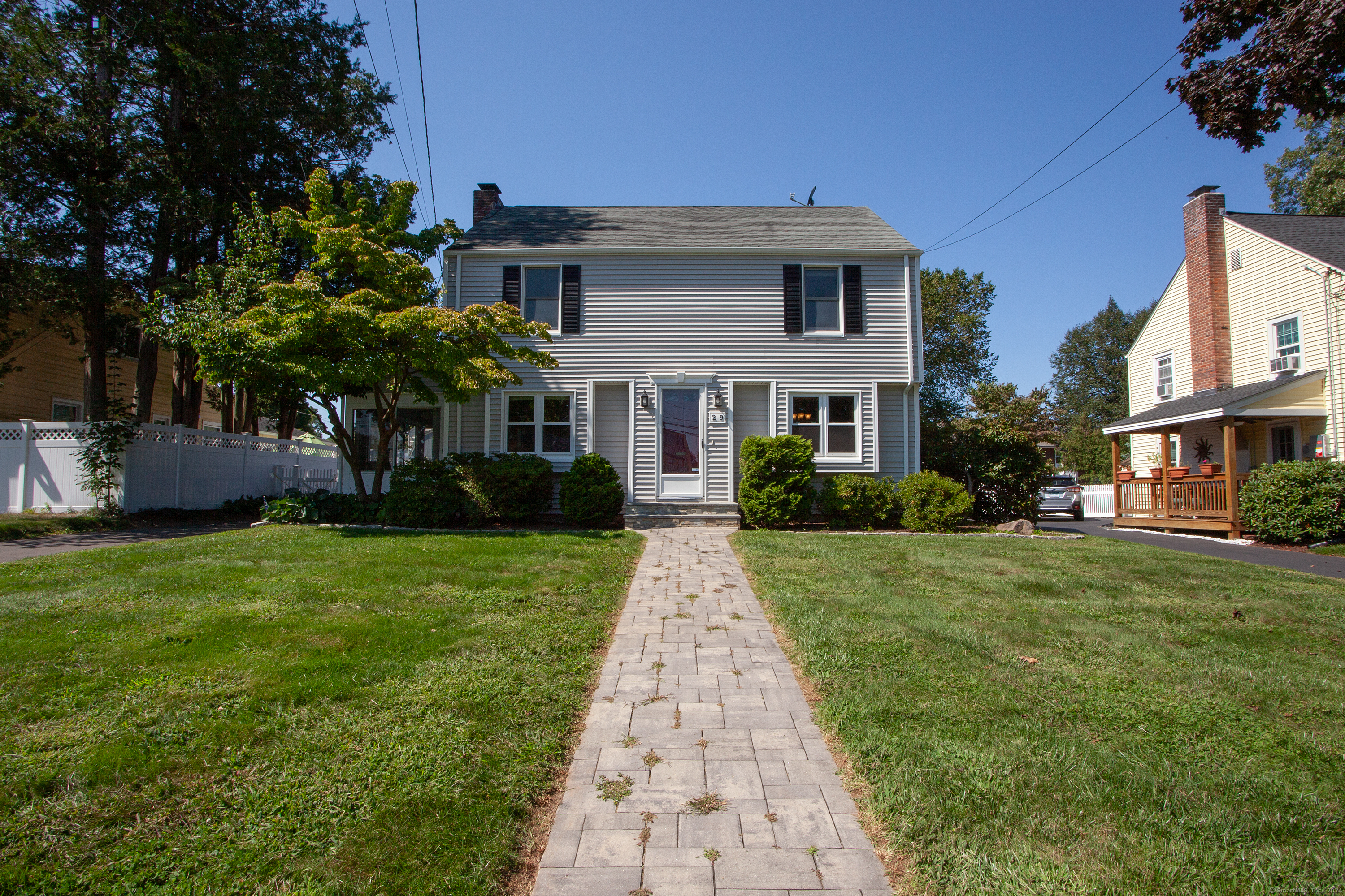 Property Photo:  29 Greenhurst Road  CT 06107 