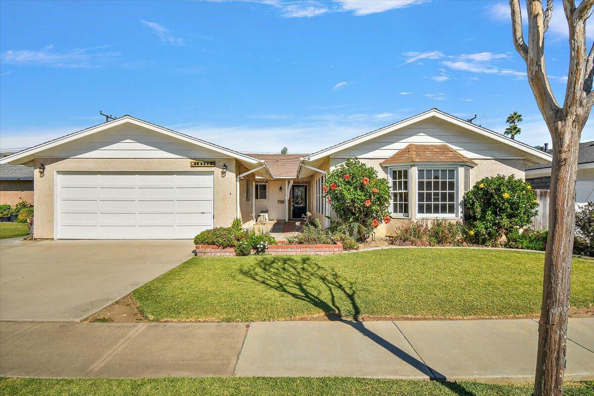 18394 Tamarind Street  Fountain Valley CA 92708 photo