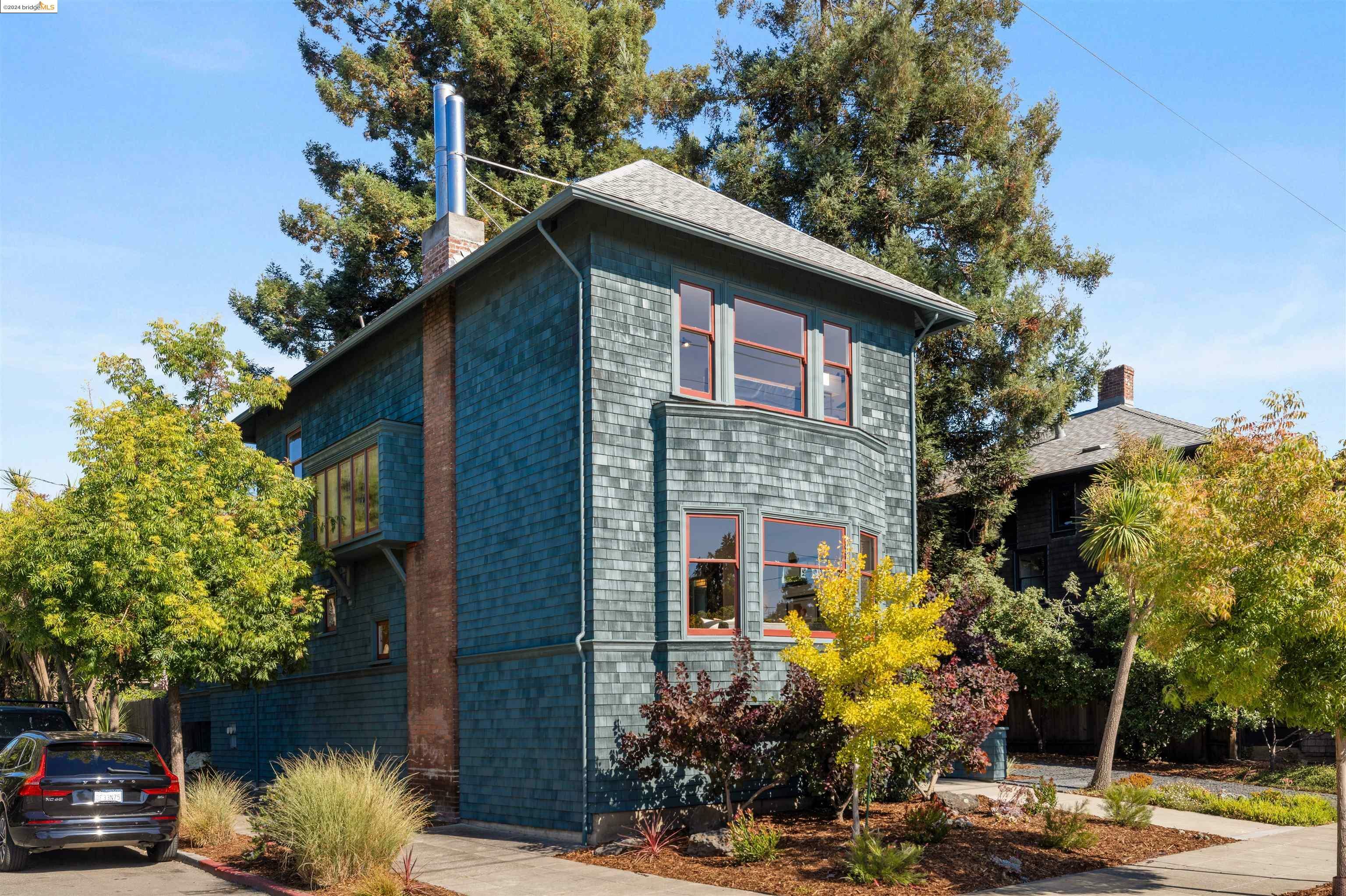 Property Photo:  2729 Fulton St  CA 94705 