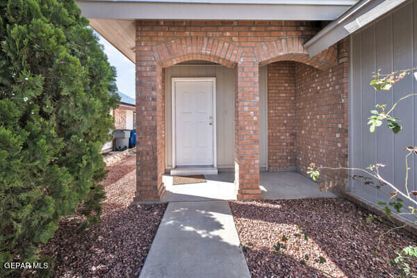 Property Photo:  3181 Queens Garden Circle Circle  TX 79936 