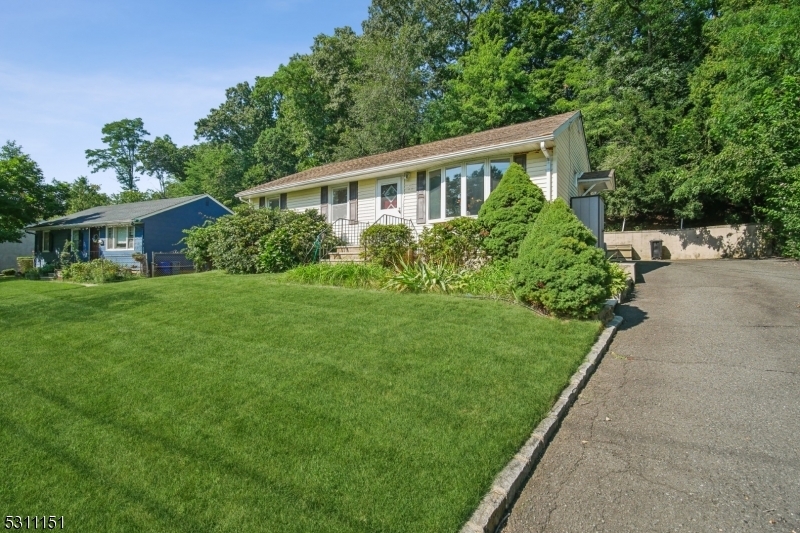 Property Photo:  50 Huntley Rd  NJ 07901 