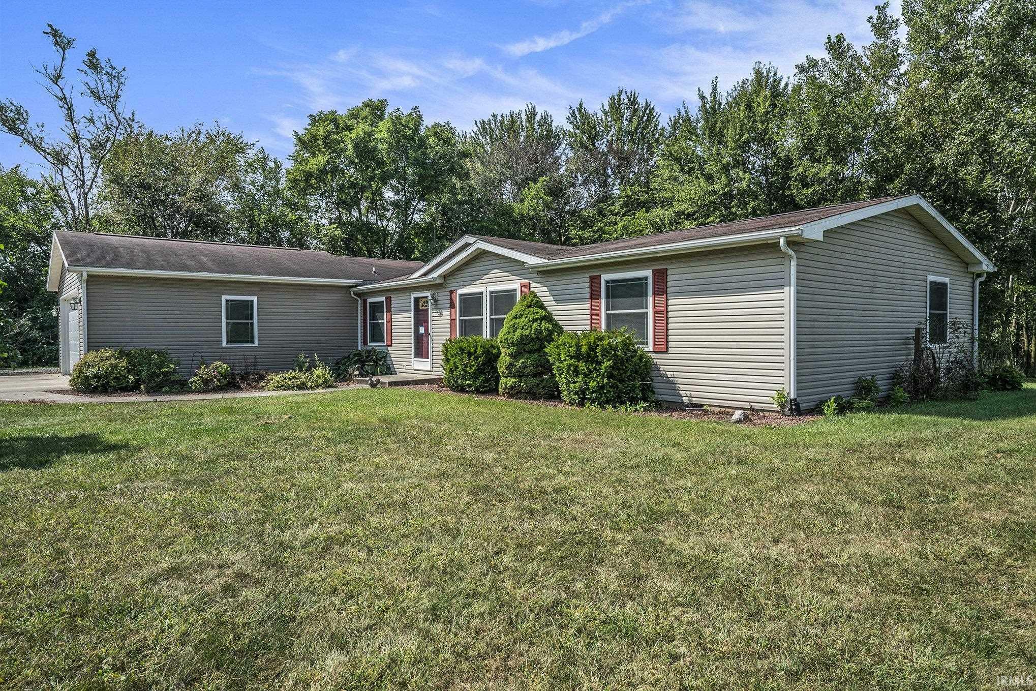 Property Photo:  71647 County Road 133  IN 46567-9208 