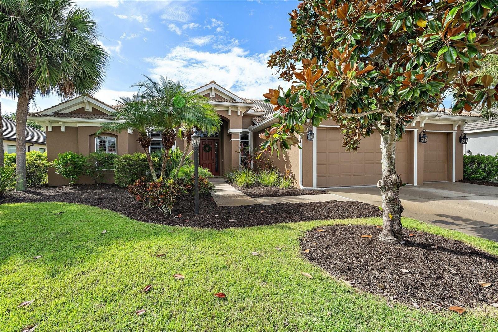 Property Photo:  14806 Sundial Place  FL 34202 