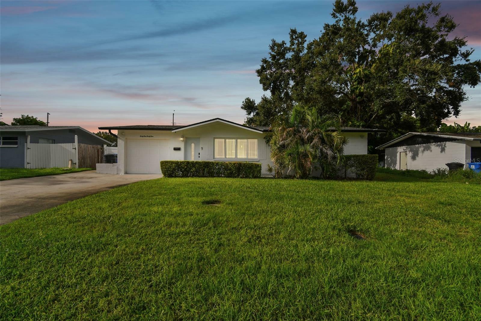 4149 Barracuda Drive SE  St Petersburg FL 33705 photo