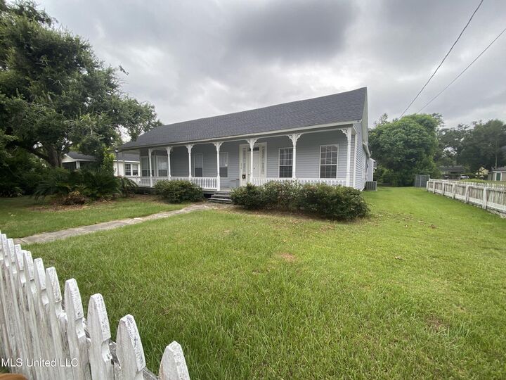 Property Photo:  3618 Bellview Avenue  MS 39563 