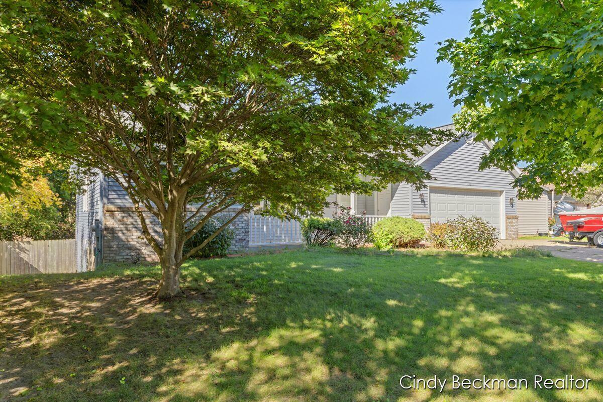 Property Photo:  14327 Pine Creek Drive  MI 49424 