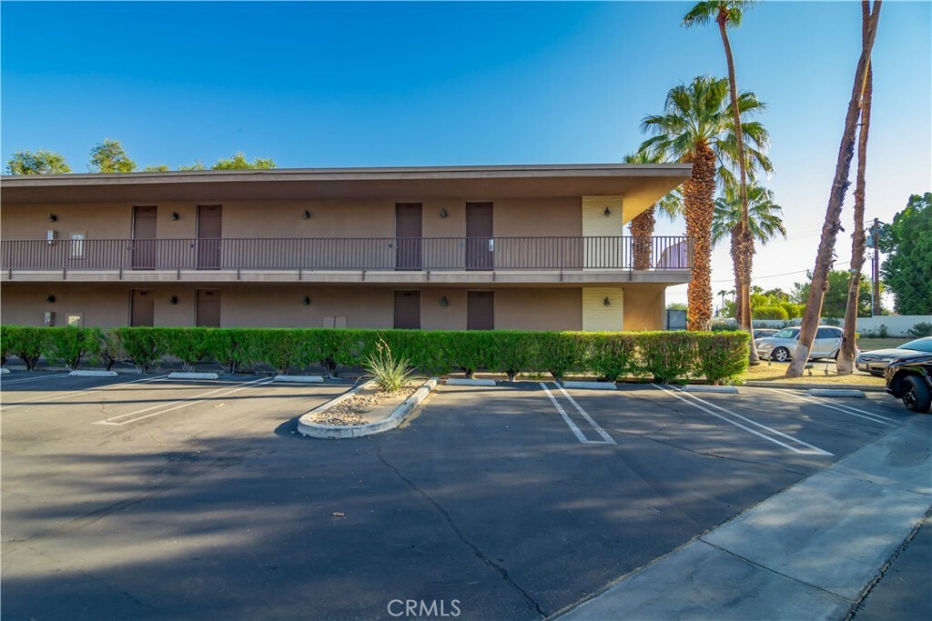 Property Photo:  73850 Fairway Drive 40  CA 92260 