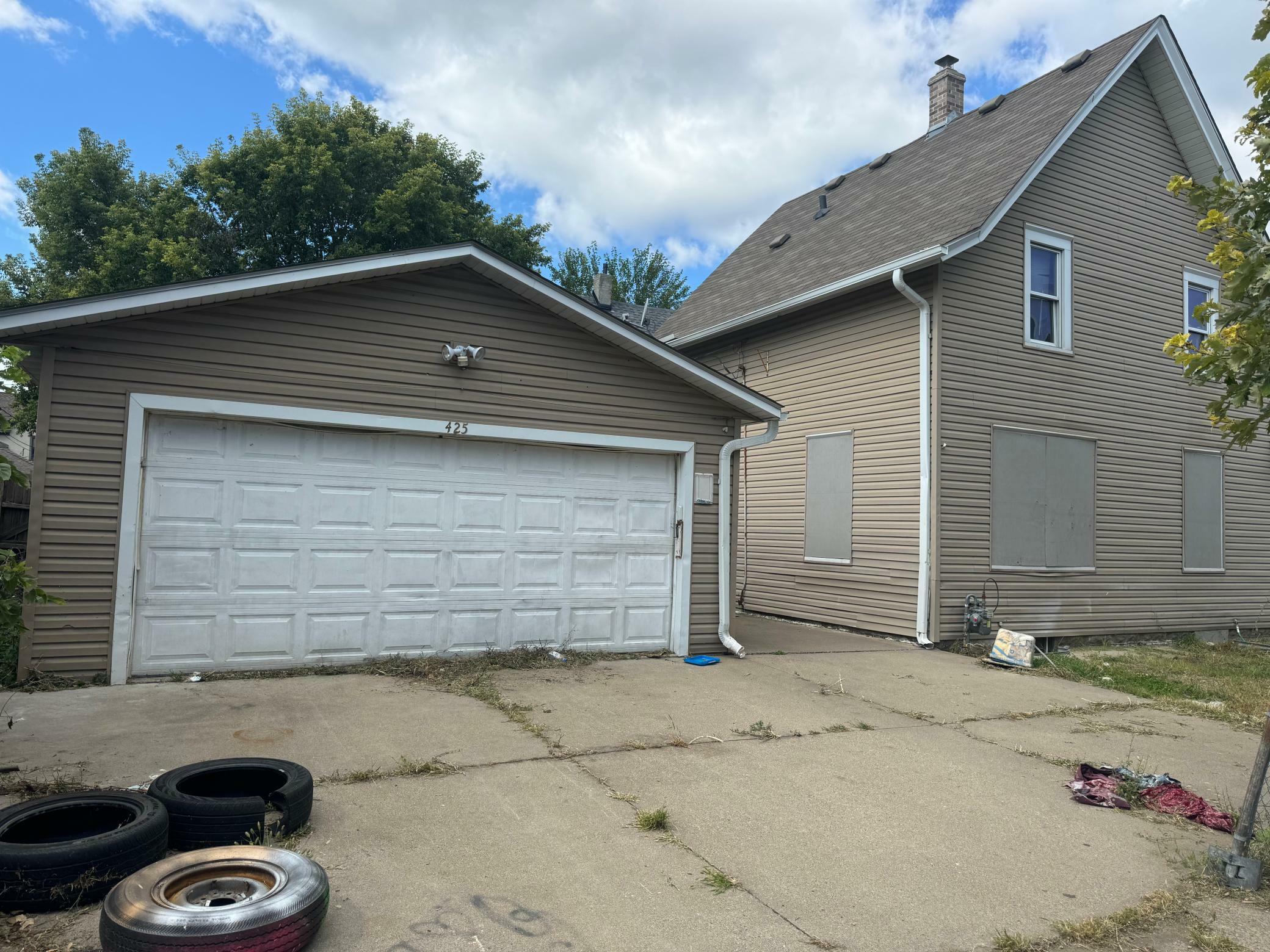 Property Photo:  425 E 36th Street  MN 55408 